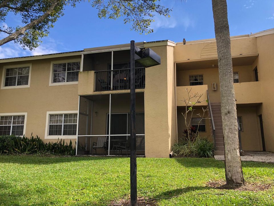 Recently Sold: $159,000 (1 beds, 1 baths, 671 Square Feet)