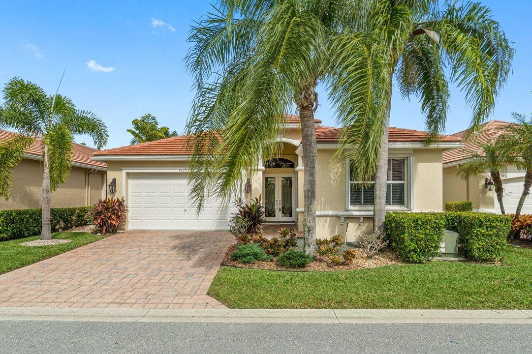 Recently Sold: $489,000 (3 beds, 2 baths, 2346 Square Feet)