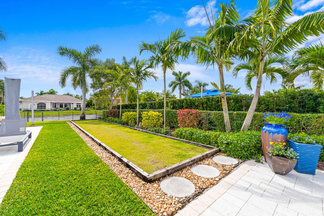 Recently Sold: $2,300,000 (5 beds, 5 baths, 5287 Square Feet)