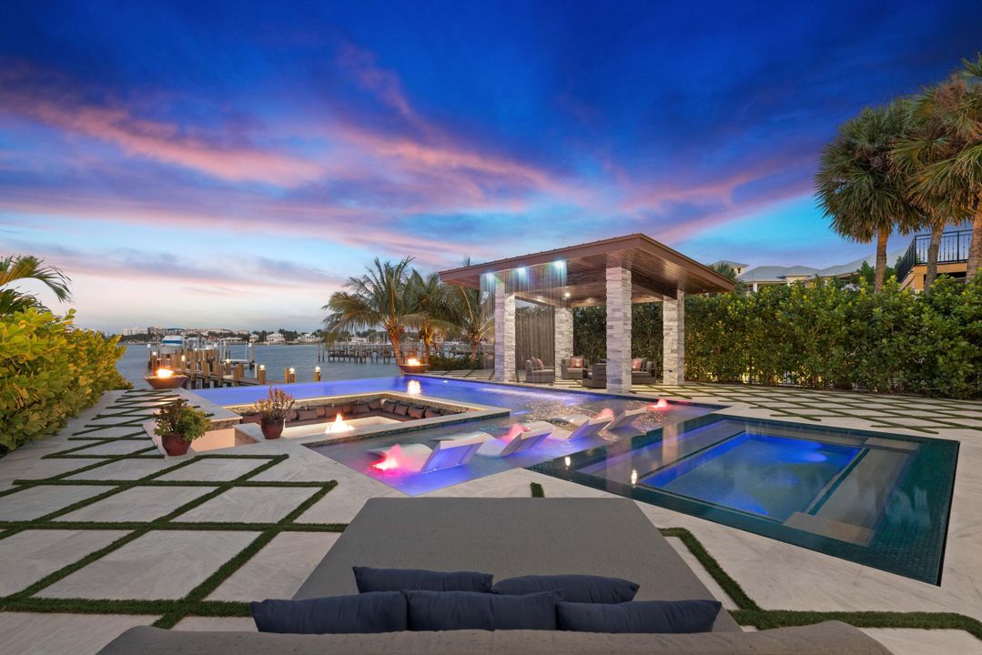 Recently Sold: $5,999,999 (5 beds, 5 baths, 4578 Square Feet)