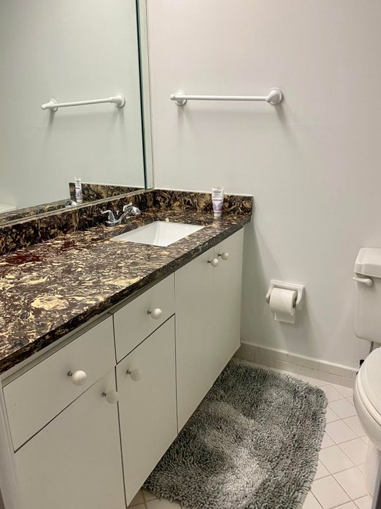 Active With Contract: $2,050 (2 beds, 2 baths, 1112 Square Feet)