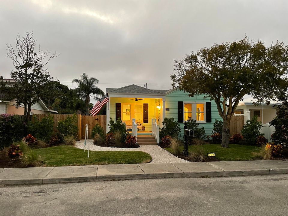 Recently Sold: $599,555 (3 beds, 2 baths, 1363 Square Feet)