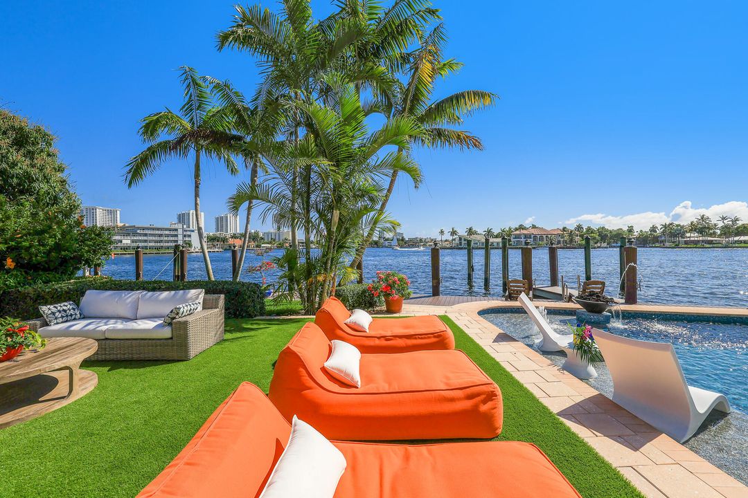 Recently Sold: $4,900,000 (4 beds, 3 baths, 3734 Square Feet)