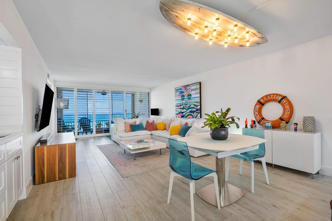 Recently Sold: $950,000 (2 beds, 2 baths, 1230 Square Feet)