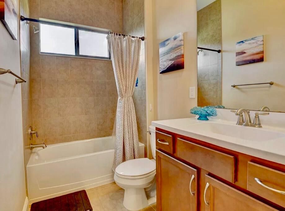 Недавно арендовано: $10,000 (5 спален, 4 ванн, 3995 Квадратных фут)