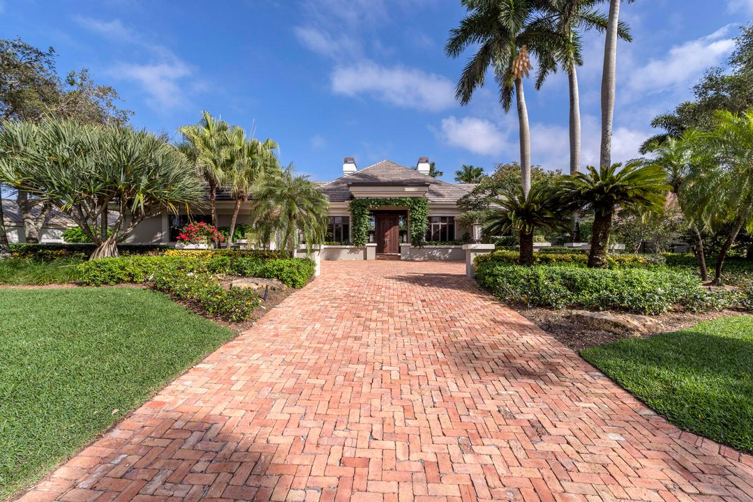 Recently Sold: $5,250,000 (5 beds, 5 baths, 4992 Square Feet)