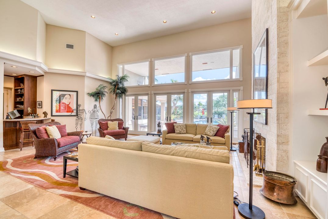 Recently Sold: $5,250,000 (5 beds, 5 baths, 4992 Square Feet)