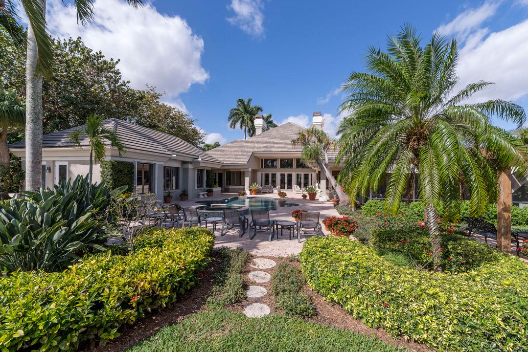 Recently Sold: $5,250,000 (5 beds, 5 baths, 4992 Square Feet)