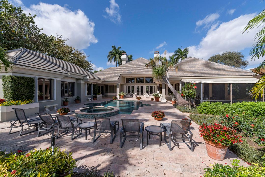 Recently Sold: $5,250,000 (5 beds, 5 baths, 4992 Square Feet)