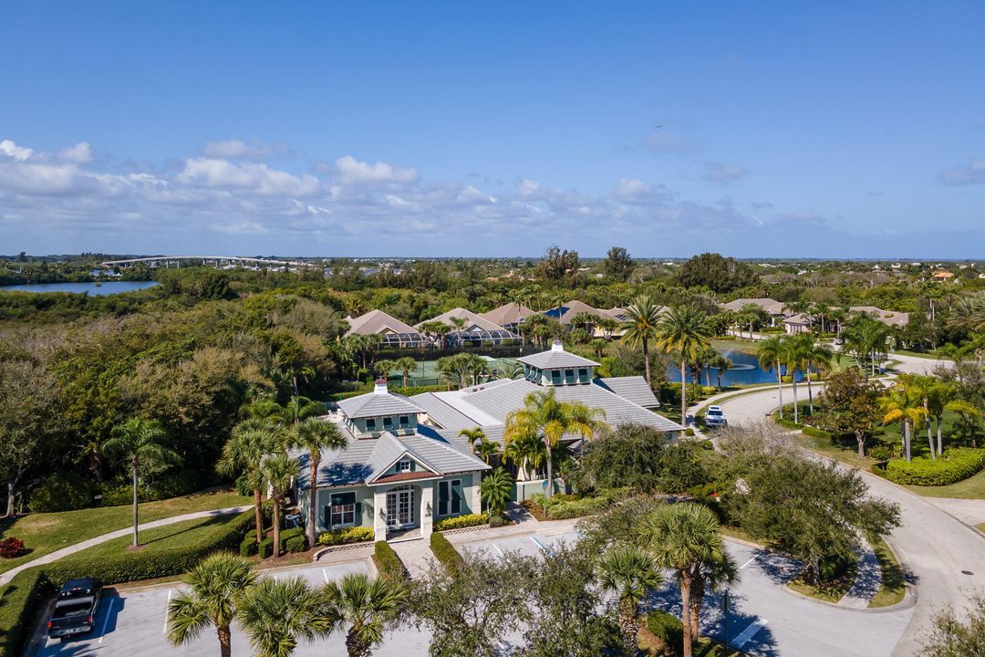 Recently Sold: $860,000 (3 beds, 3 baths, 3046 Square Feet)