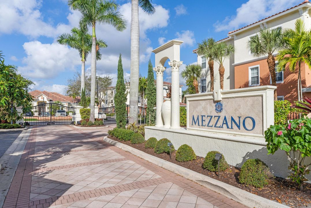 Recently Sold: $195,000 (1 beds, 1 baths, 932 Square Feet)