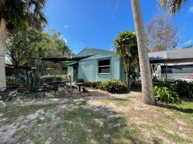 Recently Sold: $725,000 (3 beds, 2 baths, 1345 Square Feet)