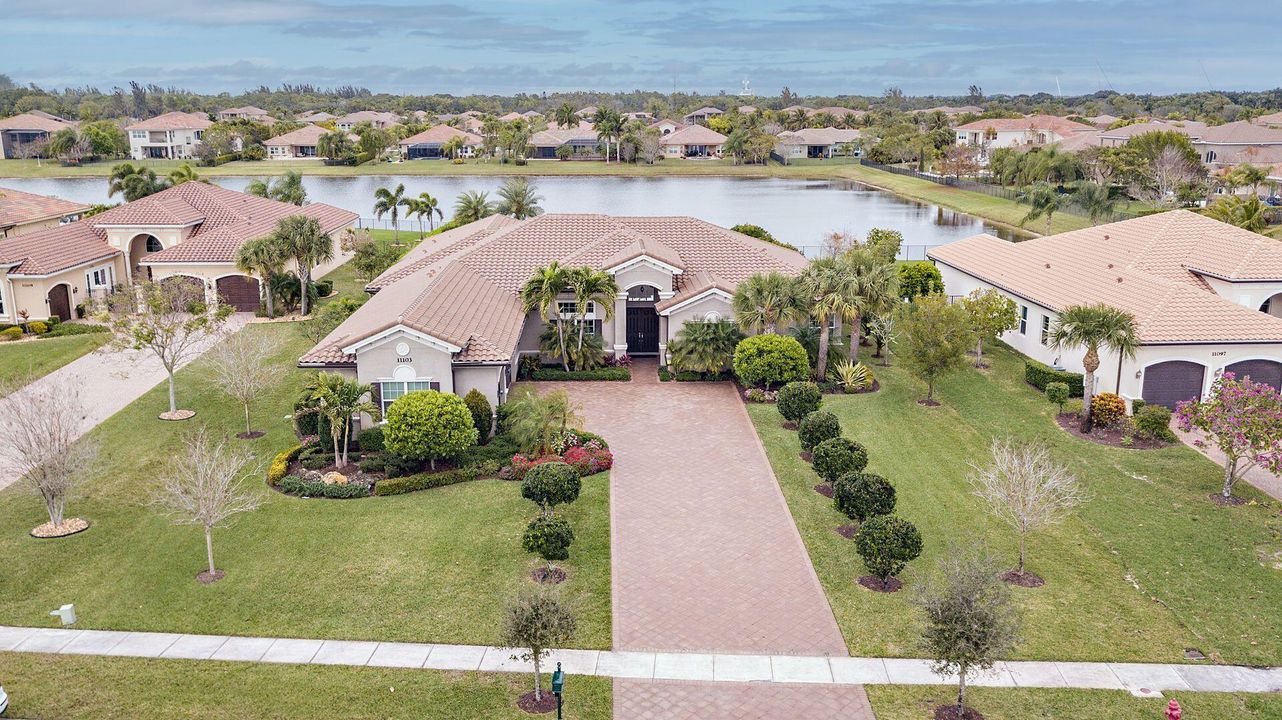 Recently Sold: $1,410,000 (4 beds, 4 baths, 4097 Square Feet)