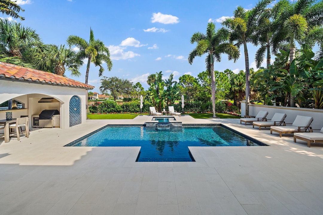 Recently Sold: $5,000,000 (5 beds, 4 baths, 5586 Square Feet)