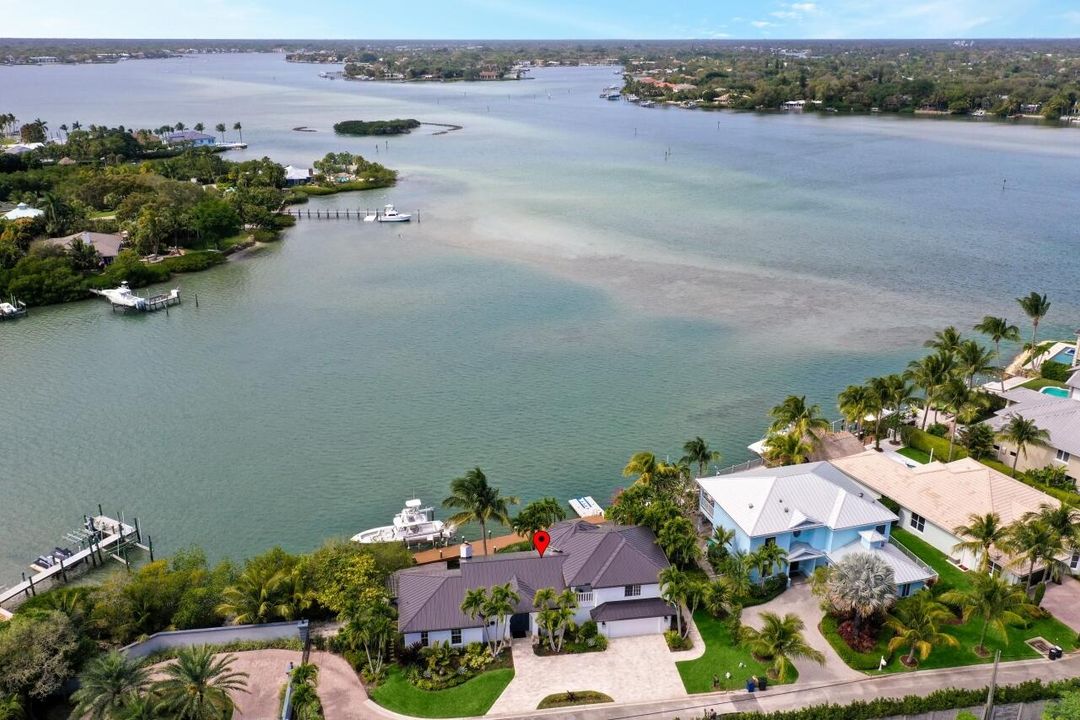 Недавно продано: $4,199,000 (5 спален, 4 ванн, 2819 Квадратных фут)