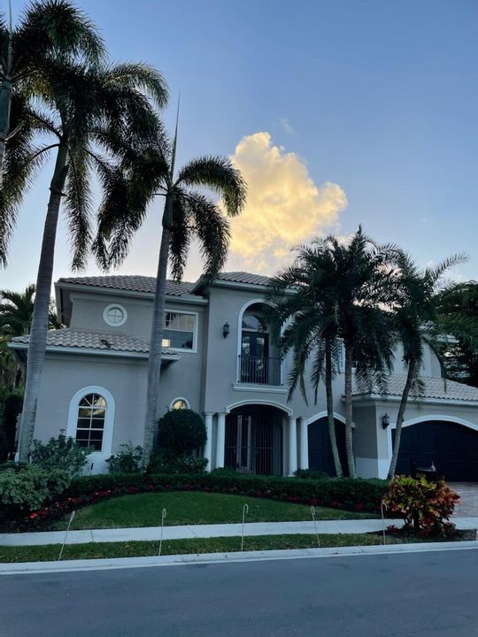 Recently Sold: $1,495,000 (5 beds, 4 baths, 3751 Square Feet)