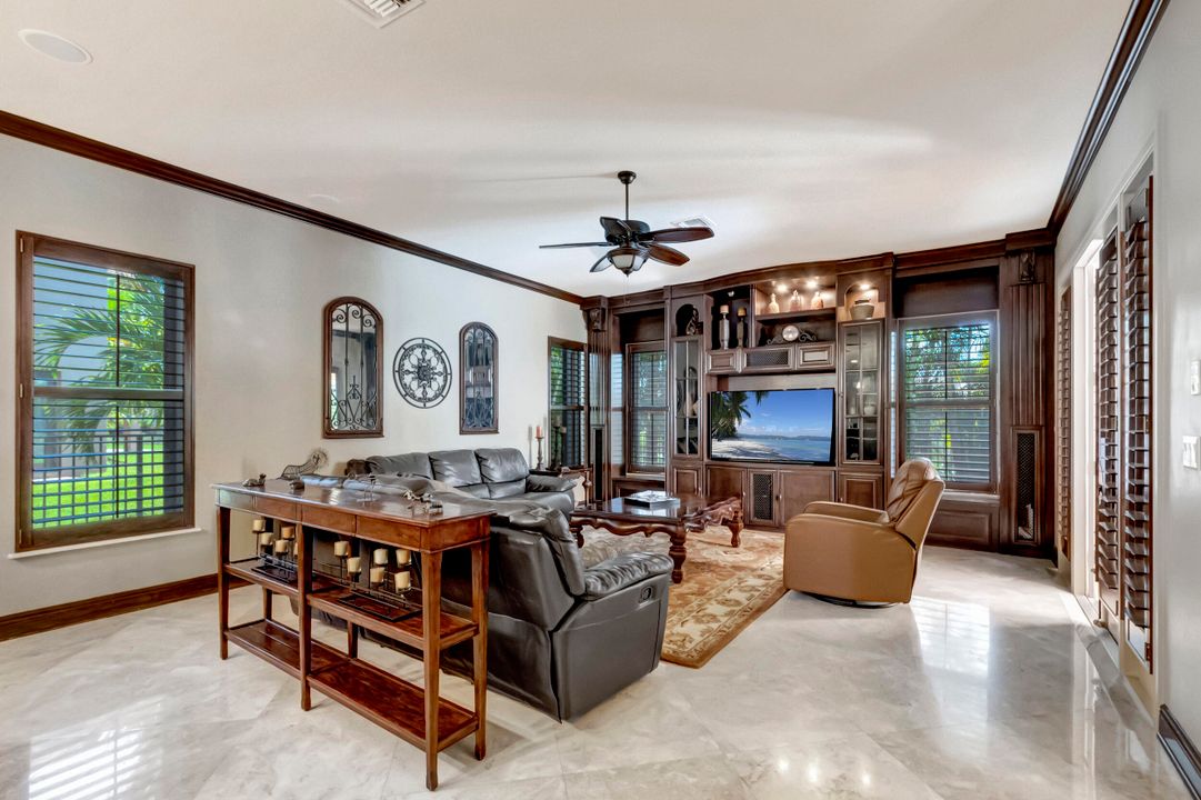 Recently Sold: $1,500,000 (6 beds, 4 baths, 4733 Square Feet)