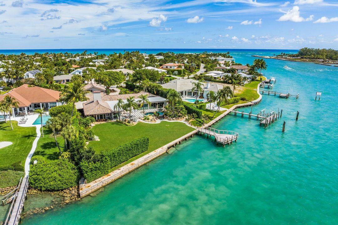 Recently Sold: $10,500,000 (4 beds, 4 baths, 5200 Square Feet)