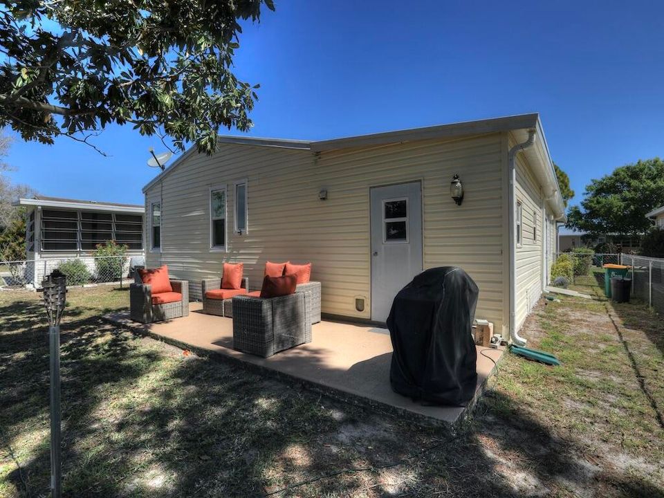 Recently Sold: $239,000 (2 beds, 2 baths, 1152 Square Feet)