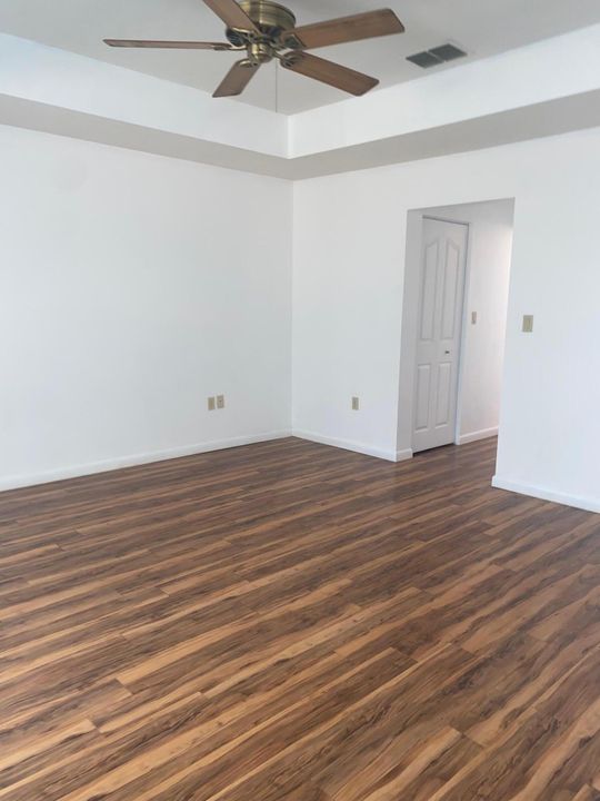 Recently Sold: $350,000 (3 beds, 2 baths, 1542 Square Feet)