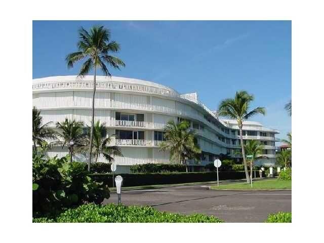 Recently Sold: $2,200,000 (1 beds, 1 baths, 1104 Square Feet)