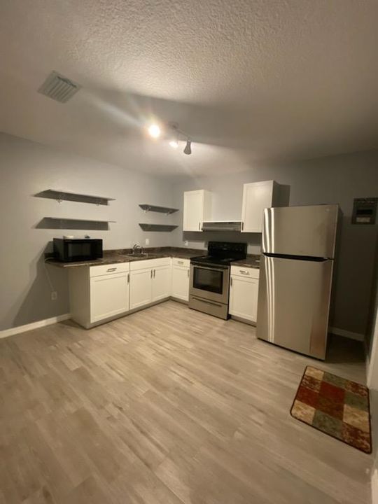 Recently Rented: $1,500 (1 beds, 1 baths, 1908 Square Feet)