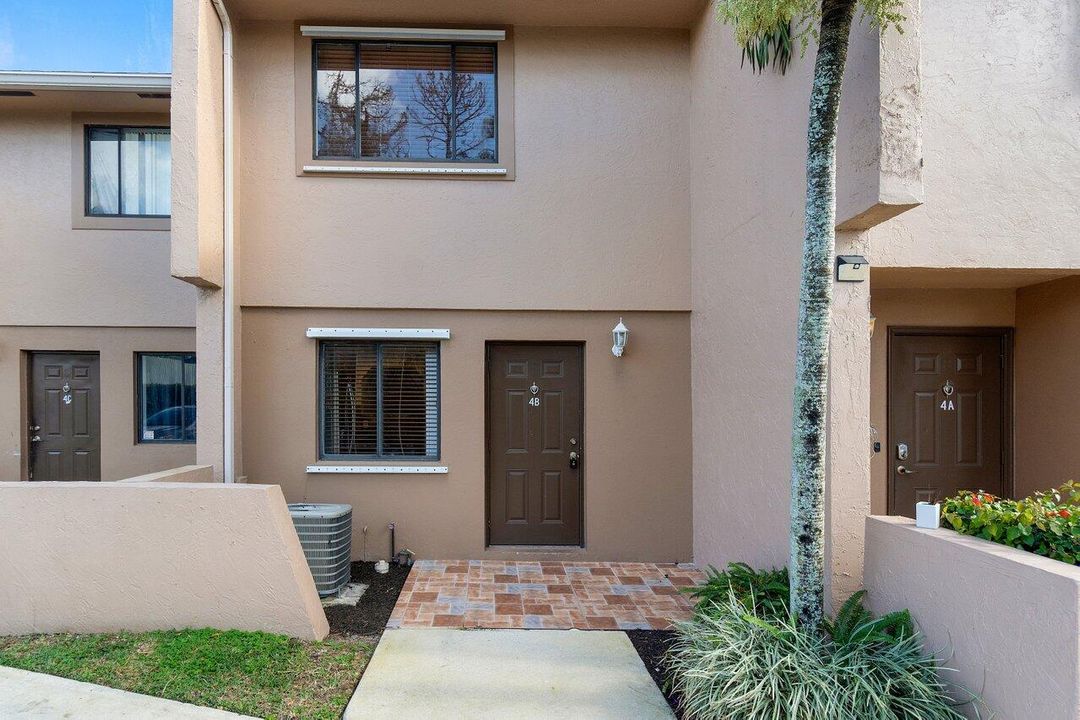 Vendido Recientemente: $229,900 (2 camas, 1 baños, 1000 Pies cuadrados)