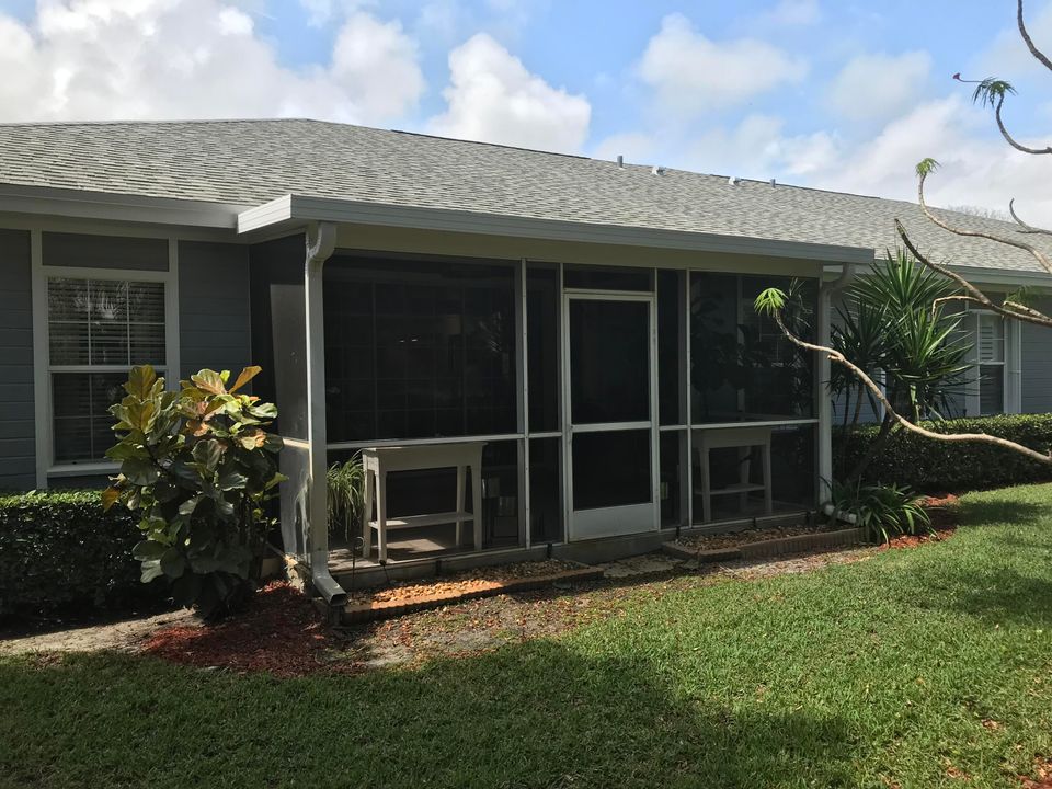 Active With Contract: $339,900 (3 beds, 2 baths, 1552 Square Feet)