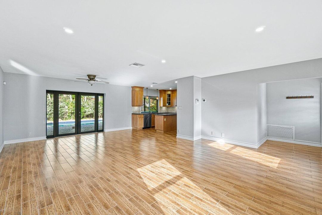 Recently Sold: $740,000 (3 beds, 2 baths, 1504 Square Feet)