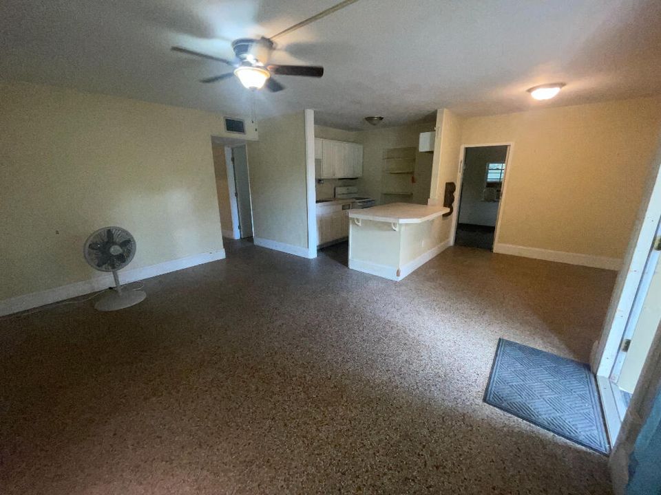 Recently Sold: $169,000 (1 beds, 1 baths, 1007 Square Feet)