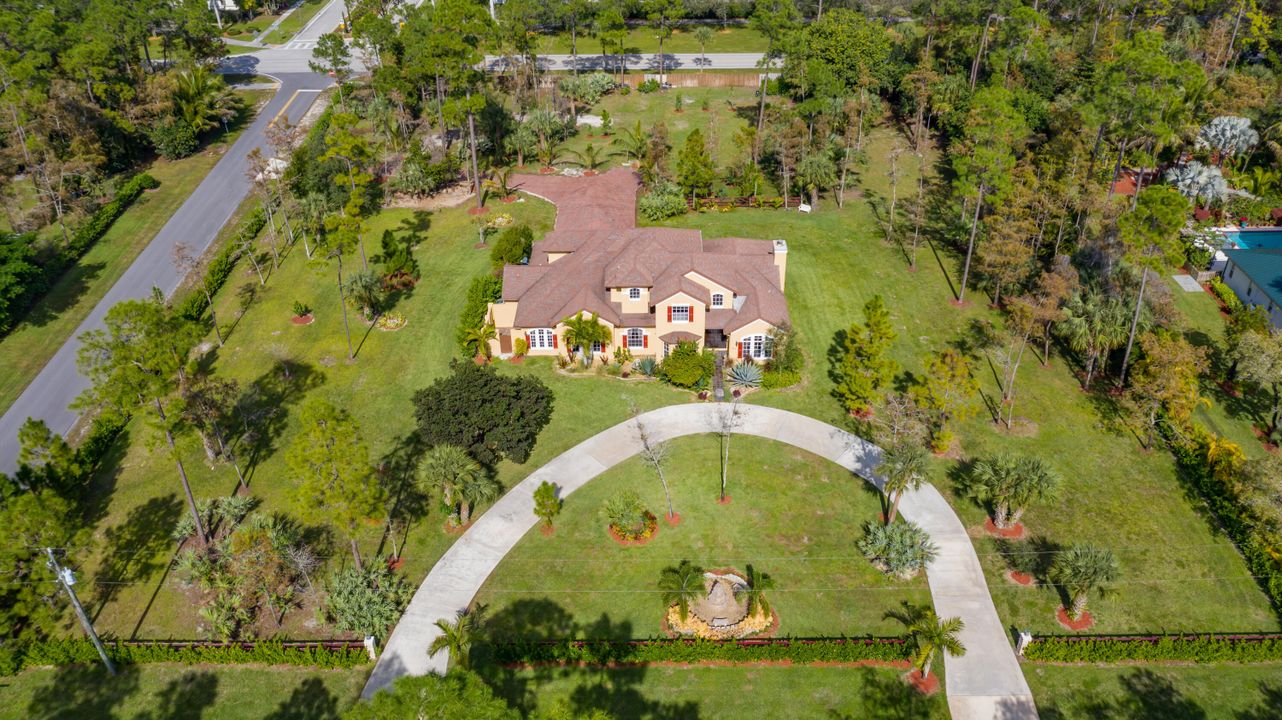 Recently Sold: $1,500,000 (4 beds, 4 baths, 3770 Square Feet)