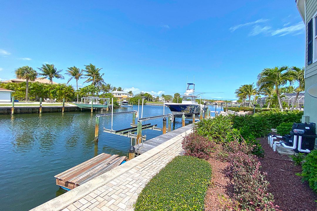 Recently Sold: $1,500,000 (4 beds, 3 baths, 3141 Square Feet)