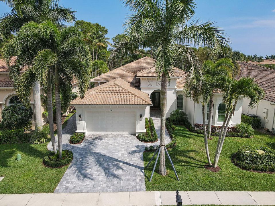 Recently Sold: $2,850,000 (3 beds, 3 baths, 3758 Square Feet)