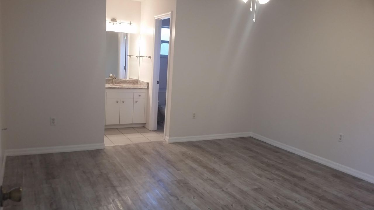 Recently Rented: $1,795 (3 beds, 2 baths, 1184 Square Feet)