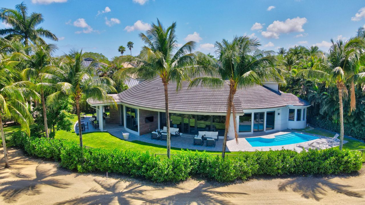 Recently Sold: $3,300,000 (4 beds, 4 baths, 4836 Square Feet)