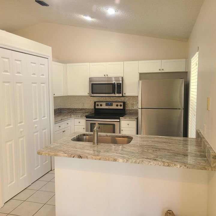 Recently Rented: $1,795 (3 beds, 2 baths, 1184 Square Feet)