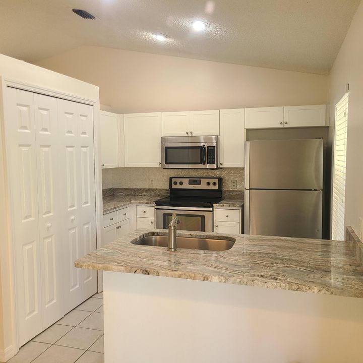 Recently Rented: $1,795 (3 beds, 2 baths, 1184 Square Feet)