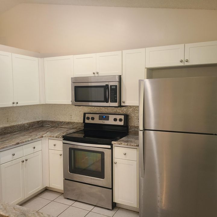 Recently Rented: $1,795 (3 beds, 2 baths, 1184 Square Feet)