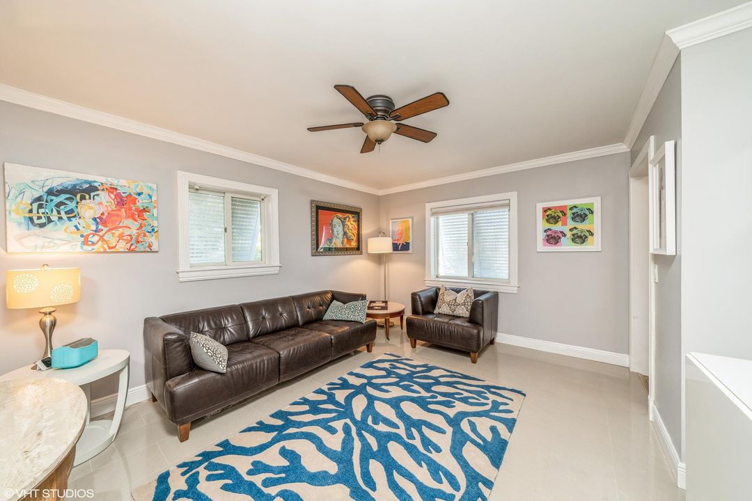 Recently Sold: $988,000 (3 beds, 2 baths, 2000 Square Feet)