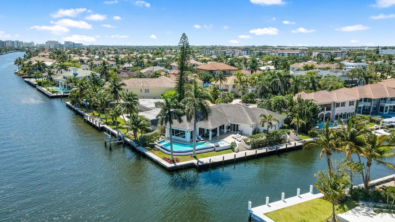 Recently Sold: $4,995,000 (3 beds, 3 baths, 3481 Square Feet)