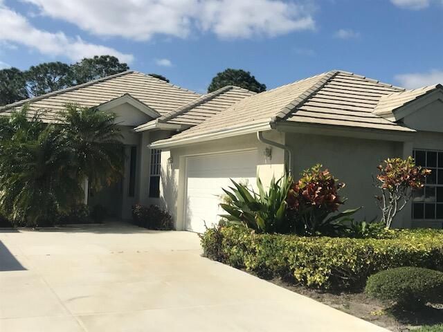 Recently Sold: $315,000 (3 beds, 2 baths, 1729 Square Feet)