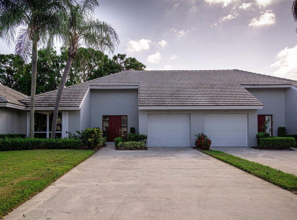 Recently Sold: $329,000 (2 beds, 2 baths, 1294 Square Feet)