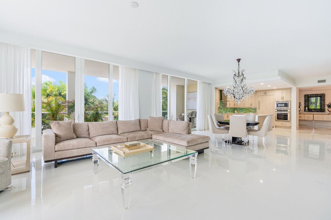 Recently Sold: $2,500,000 (3 beds, 3 baths, 3046 Square Feet)