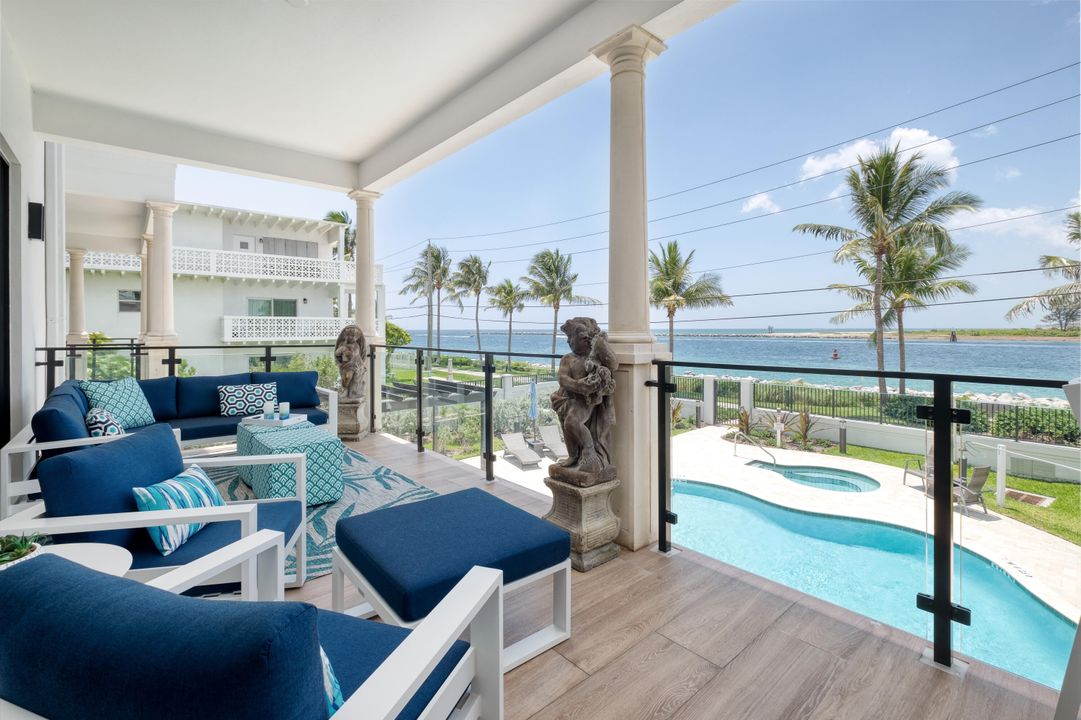 Recently Sold: $2,500,000 (2 beds, 2 baths, 2152 Square Feet)