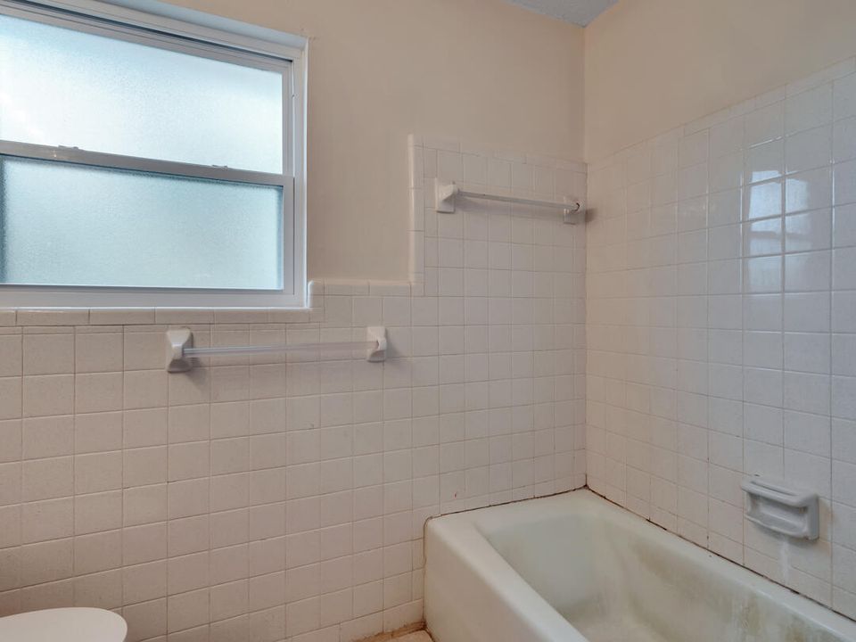 最近售出: $194,900 (3 贝兹, 1 浴室, 1024 平方英尺)