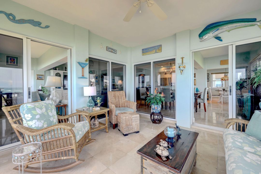 Recently Sold: $987,000 (2 beds, 2 baths, 1800 Square Feet)