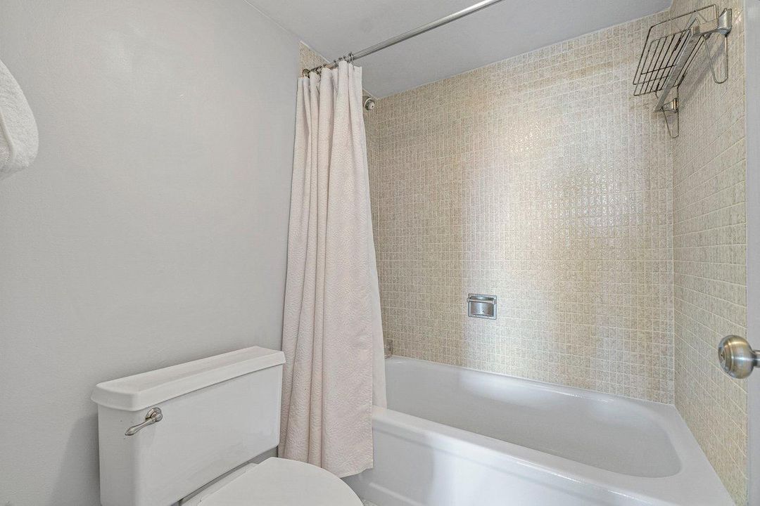 Недавно продано: $550,000 (2 спален, 2 ванн, 1244 Квадратных фут)
