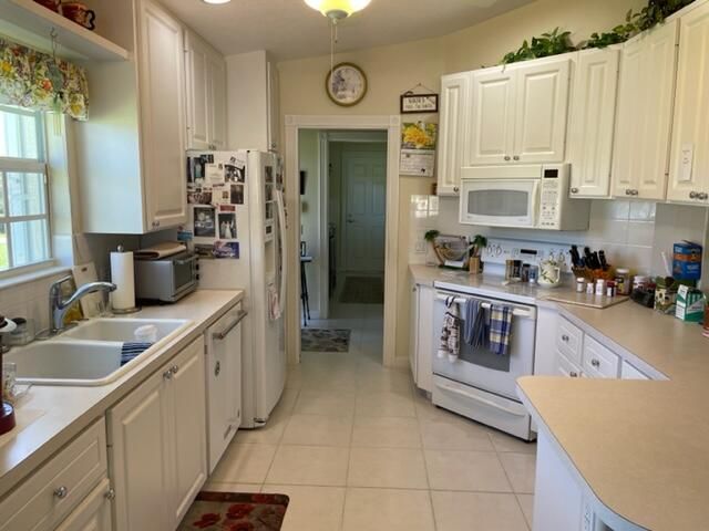 Recently Sold: $489,000 (2 beds, 2 baths, 1870 Square Feet)
