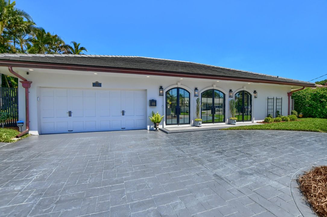 Recently Sold: $2,300,000 (3 beds, 2 baths, 1640 Square Feet)