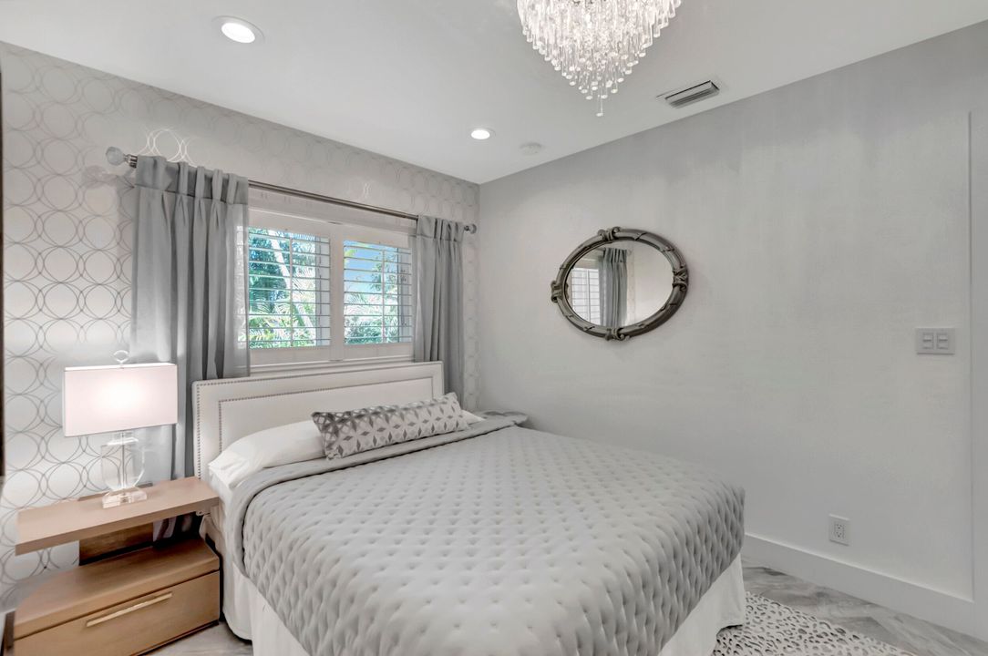 Recently Sold: $2,300,000 (3 beds, 2 baths, 1640 Square Feet)